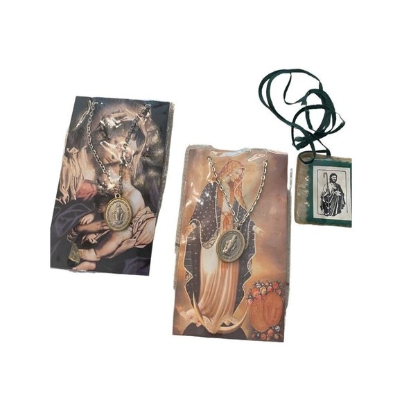 Catholic Christian Medals on Chain Mary Pope John Paul Set of 2 New on Prayer Ca - Picture 10 of 12